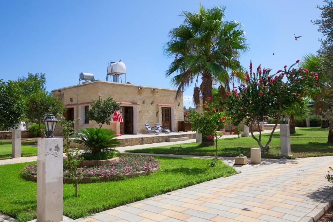 Glaro Garden Hotel Agia Trias Екстер'єр фото